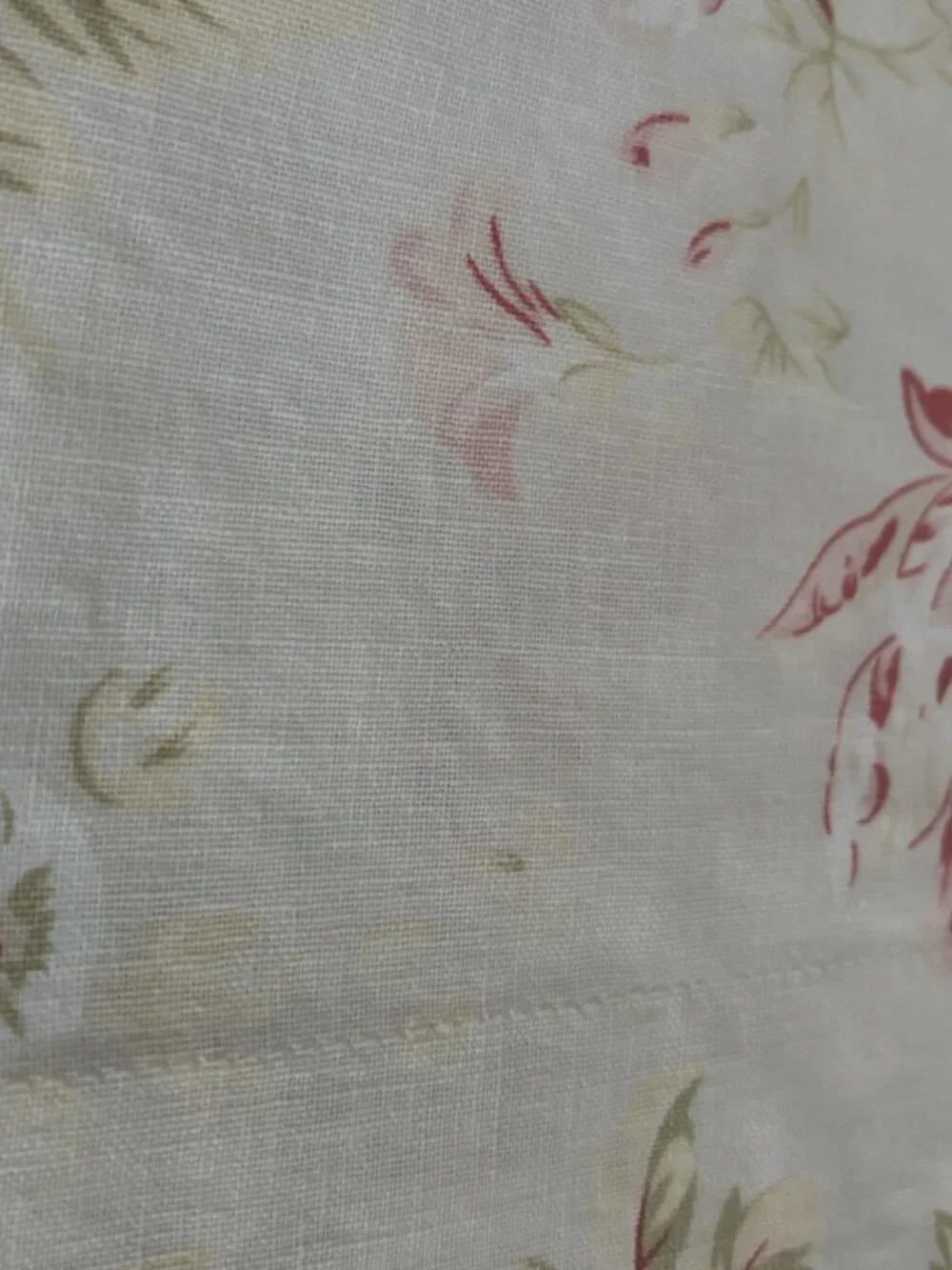 Pottery Barn Ivory Red Rose Shams Pillowcase PAIR Standard Size Linen